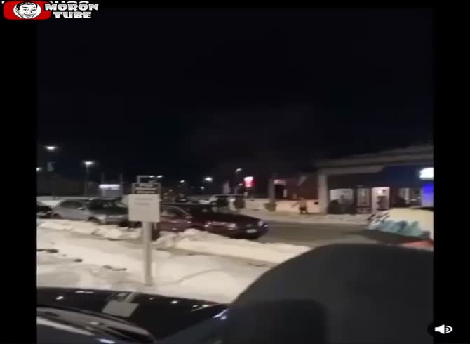 Video :(Warning - disturbing) A bar brawl evolves into a parking lot murder